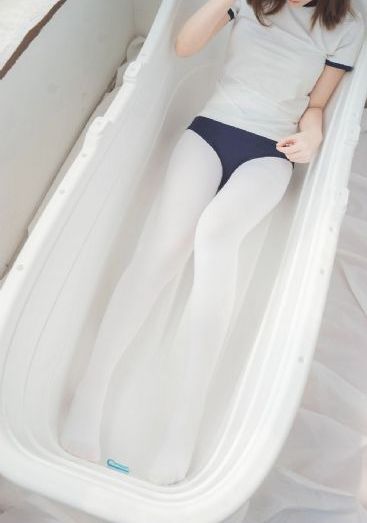 夜魅下的女人