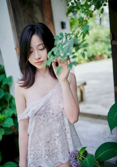海归的假女友是野蔷薇