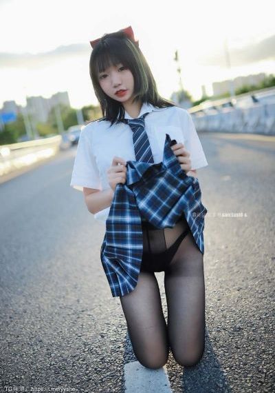与君远相知，不道云海深